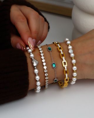 🤍 Naše náramky z chirurgickej ocele sa stali bestsellerom vďaka ich univerzálnosti, elegancii a kvalite, ktorú si okamžite...