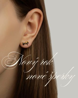 Nový rok = ideálny čas dopriať si nové šperky ✨💍 Ktoré náušnice vás zaujali najviac? Napíšte nám do komentára. 👇🤍 Link v...